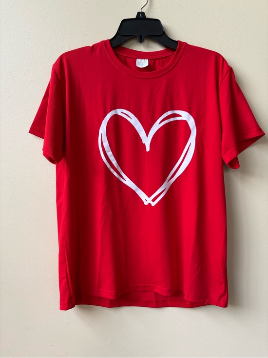 Tops - Women’s Red Short-Sleeve Tee with White Heart Graphic